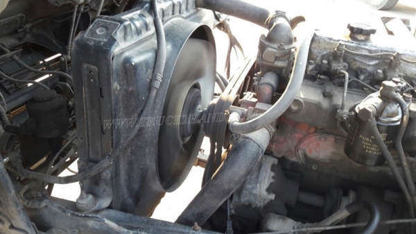 6 ล้อ HINO พื้นเรียบ