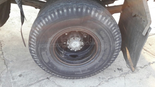 6 ล้อ HINO พื้นเรียบ