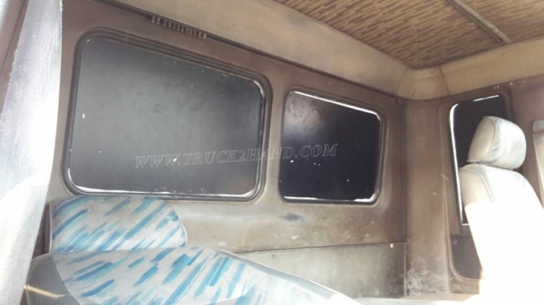 6 ล้อ HINO พื้นเรียบ