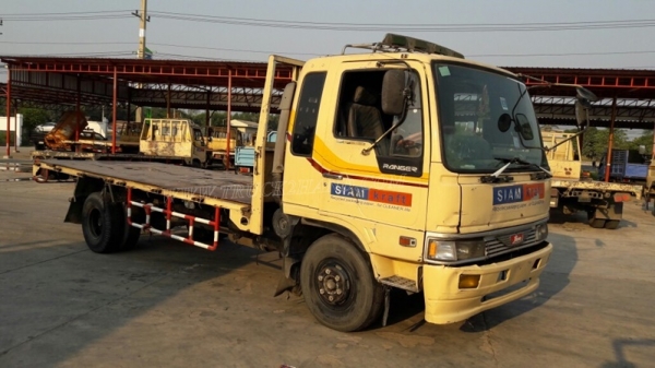 6 ล้อ HINO พื้นเรียบ