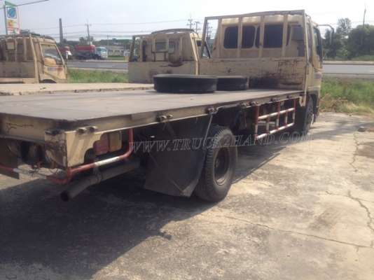 6 ล้อ HINO พื้นเรียบ