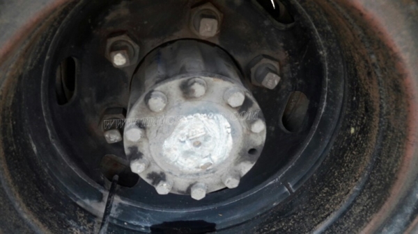 6 ล้อ HINO พื้นเรียบ