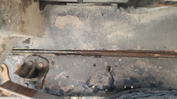 6 ล้อ HINO พื้นเรียบ