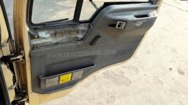 6 ล้อ HINO พื้นเรียบ