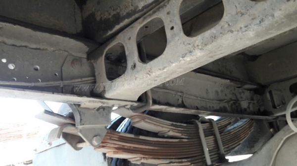 6 ล้อ HINO พื้นเรียบ