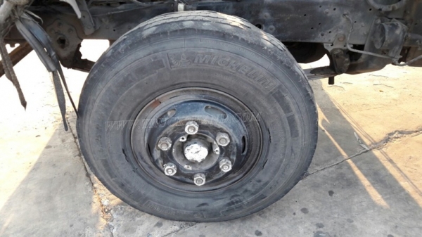 6 ล้อ HINO พื้นเรียบ