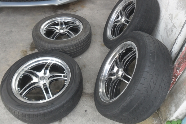 ล้อแม็ก17นิ้ว5รุ114 พร้อมยาง สวยๆ 4 ล้อ ราคา 6950 บาท
