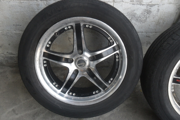 ล้อแม็ก17นิ้ว5รุ114 พร้อมยาง สวยๆ 4 ล้อ ราคา 6950 บาท