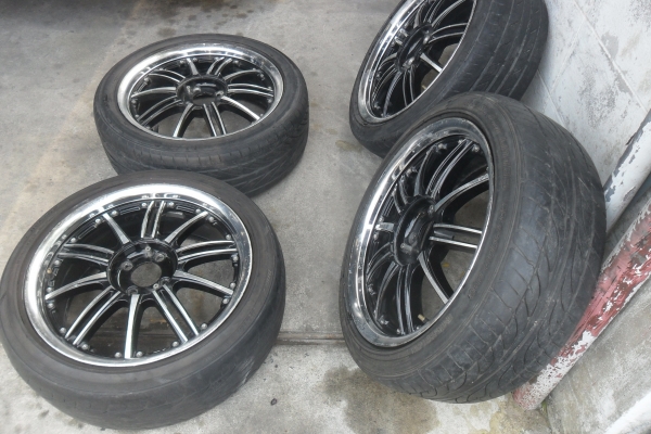 ล้อแม็ก17นิ้ว4รุ100 พร้อมยาง สวยๆ 4 ล้อ ราคา 6700 บาท ล้อแม็ก17นิ้ว4รุ100 พร้อมยาง สวยๆ 4 ล้อ ราคา 6700 บาท