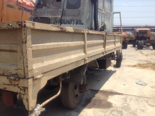 6 ล้อ HINO รุ่น FD 180 แรงม้า มีหัวเก๋งให้แต่สามารถไปประกอบได้เอง สนใจต่อรองราคาได้อีก