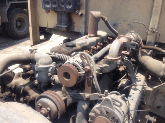 6 ล้อ HINO รุ่น FD 180 แรงม้า มีหัวเก๋งให้แต่สามารถไปประกอบได้เอง สนใจต่อรองราคาได้อีก