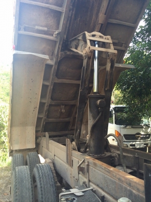 ขายรถ10ล้อดั้มพ์ HINO FM177LA ลงเครื่อง HO7C 185แรงม้า สนใจโทร 081-970-1072