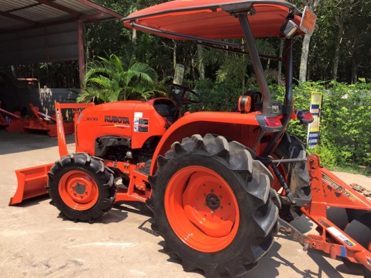 ขายรถไถ Kubota L3608(4WD) พร้อมใบมีดและผานพรวนช้าง รถไร่ เดิมๆ สวยพร้อมใช้งาน
