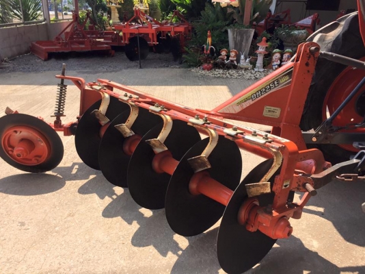 ขายรถไถ Kubota L3608(4WD) พร้อมใบมีดและผานพรวนช้าง รถไร่ เดิมๆ สวยพร้อมใช้งาน