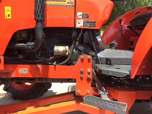 ขายรถไถ Kubota M6040 SU(4WD) พร้อมใบมีดและผานพรวน รถสวย พร้อมใช้งาน