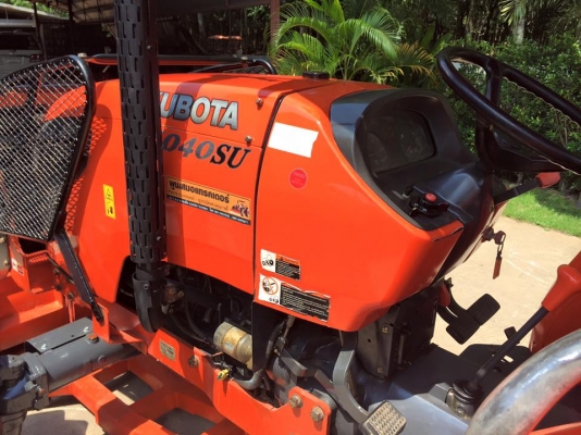 ขายรถไถ Kubota M6040 SU(4WD) พร้อมใบมีดและผานพรวน รถสวย พร้อมใช้งาน
