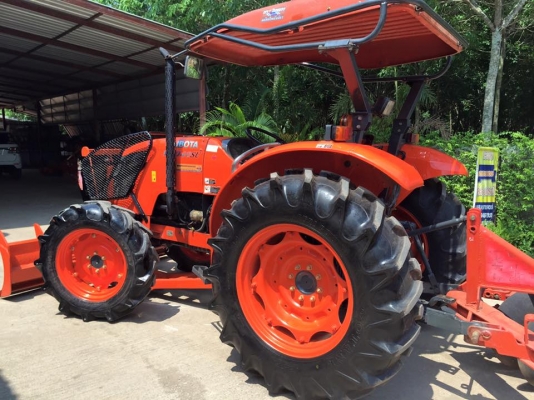 ขายรถไถ Kubota M6040 SU(4WD) พร้อมใบมีดและผานพรวน รถสวย พร้อมใช้งาน