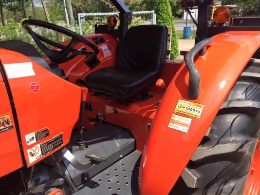 ขายรถไถ Kubota M6040 SU(4WD) พร้อมใบมีดและผานพรวน รถสวย พร้อมใช้งาน