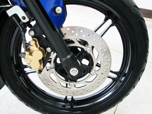 (โอนฟรี) ขาย Yamaha R15 รถปี 2015 ไมล์แท้ 3118 กม สภาพสวยเดิมๆ แรงด้วยขุมกำลัง 150CC บิดติดมือ  สีขาว น้ำเงิน