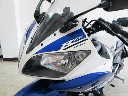 (โอนฟรี) ขาย Yamaha R15 รถปี 2015 ไมล์แท้ 3118 กม สภาพสวยเดิมๆ แรงด้วยขุมกำลัง 150CC บิดติดมือ  สีขาว น้ำเงิน