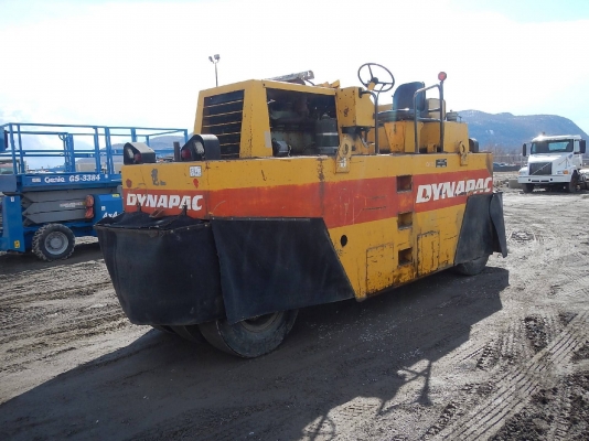1992 DYNAPAC CP22 7 Wheel Pneumatic Roller 1992 DYNAPAC CP22 7 Wheel Pneumatic Roller