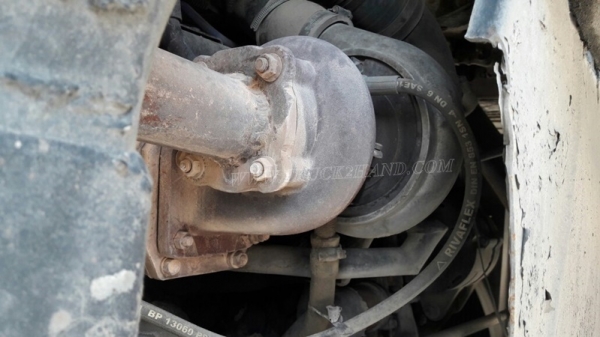 10ล้อ หัวลาก NISSAN UD 300 แรงม้า จดทะเบียนเมื่อปี 2544