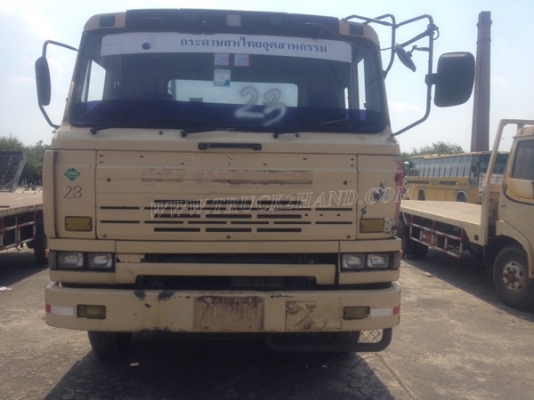 10ล้อ หัวลาก NISSAN UD 300 แรงม้า จดทะเบียนเมื่อปี 2544