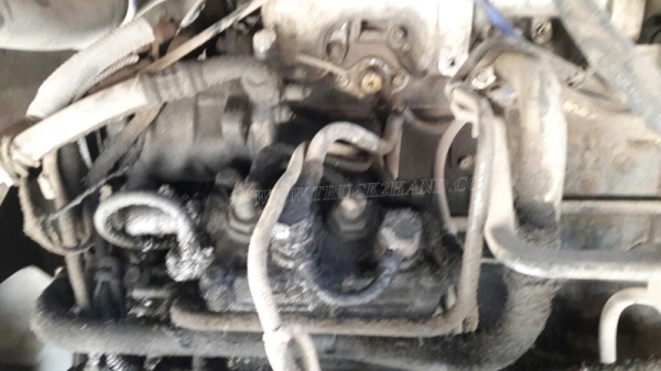 10ล้อ หัวลาก NISSAN UD 300 แรงม้า จดทะเบียนเมื่อปี 2544