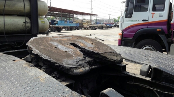 10ล้อ หัวลาก NISSAN UD 300 แรงม้า จดทะเบียนเมื่อปี 2544