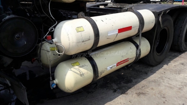 10ล้อ หัวลาก NISSAN UD 300 แรงม้า จดทะเบียนเมื่อปี 2544