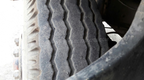 10ล้อ หัวลาก NISSAN UD 300 แรงม้า จดทะเบียนเมื่อปี 2544