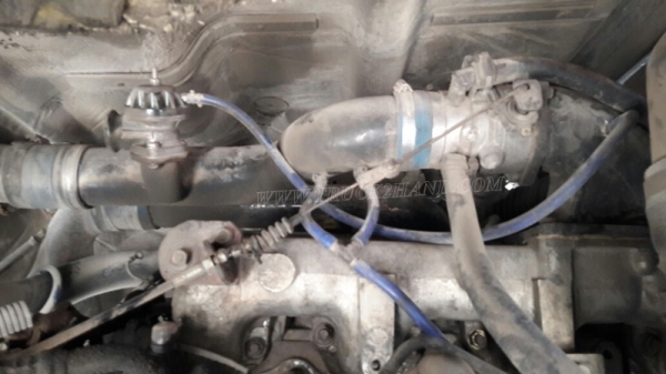 10ล้อ หัวลาก NISSAN UD 300 แรงม้า จดทะเบียนเมื่อปี 2544