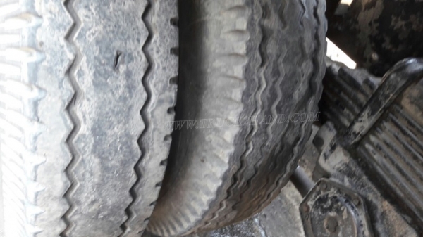 10ล้อ หัวลาก NISSAN UD 300 แรงม้า จดทะเบียนเมื่อปี 2544