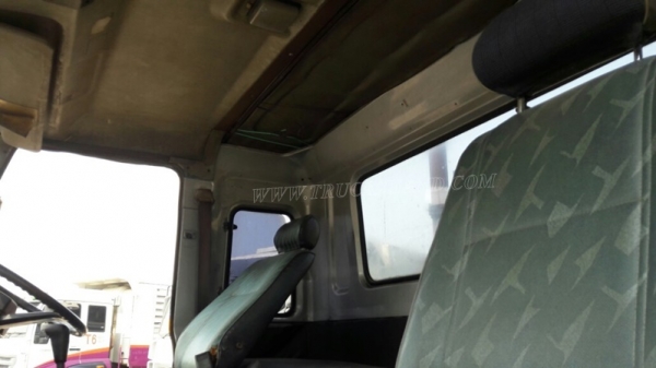 10ล้อ หัวลาก NISSAN UD 300 แรงม้า จดทะเบียนเมื่อปี 2544