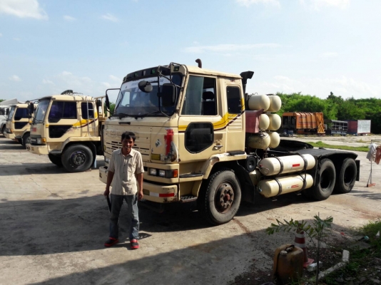 10ล้อ หัวลาก NISSAN UD 300 แรงม้า จดทะเบียนเมื่อปี 2544