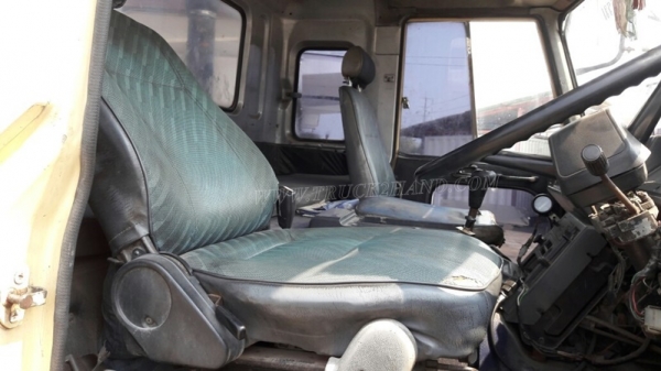 10ล้อ หัวลาก NISSAN UD 300 แรงม้า จดทะเบียนเมื่อปี 2544