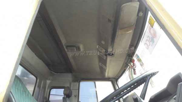 10ล้อ หัวลาก NISSAN UD 300 แรงม้า จดทะเบียนเมื่อปี 2544