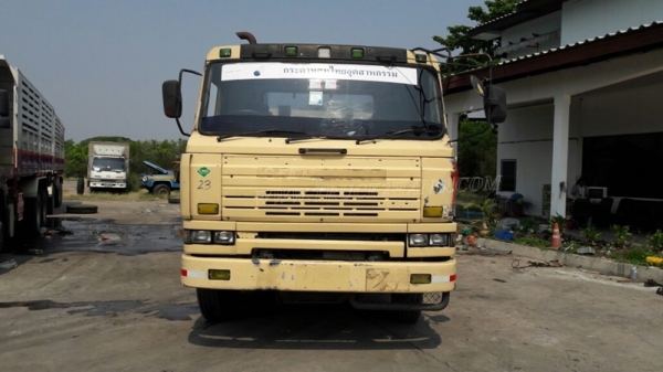 10ล้อ หัวลาก NISSAN UD 300 แรงม้า จดทะเบียนเมื่อปี 2544
