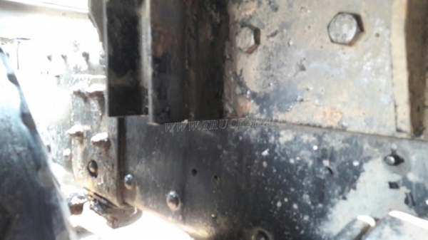 10ล้อ หัวลาก NISSAN UD 300 แรงม้า จดทะเบียนเมื่อปี 2544