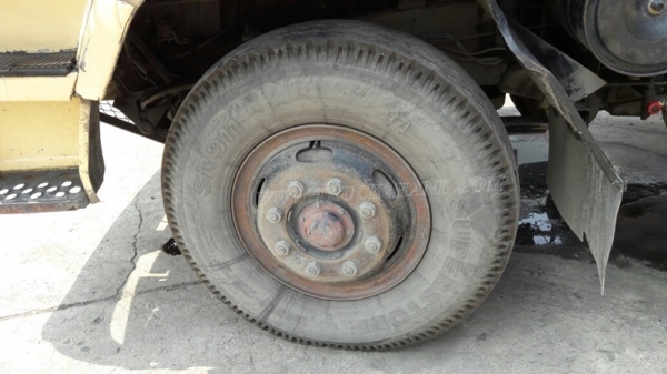 10ล้อ หัวลาก NISSAN UD 300 แรงม้า จดทะเบียนเมื่อปี 2544