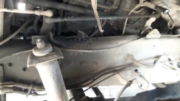 10ล้อ หัวลาก NISSAN UD 300 แรงม้า จดทะเบียนเมื่อปี 2544