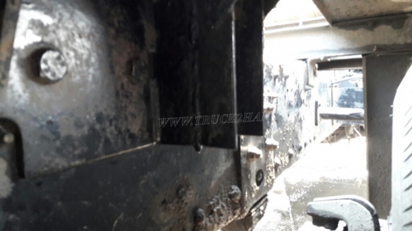 10ล้อ หัวลาก NISSAN UD 300 แรงม้า จดทะเบียนเมื่อปี 2544