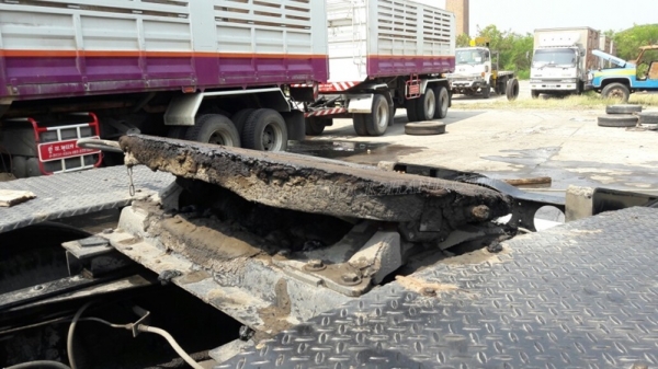 10ล้อ หัวลาก NISSAN UD 300 แรงม้า จดทะเบียนเมื่อปี 2544