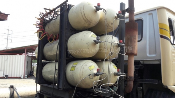 10ล้อ หัวลาก NISSAN UD 300 แรงม้า จดทะเบียนเมื่อปี 2544