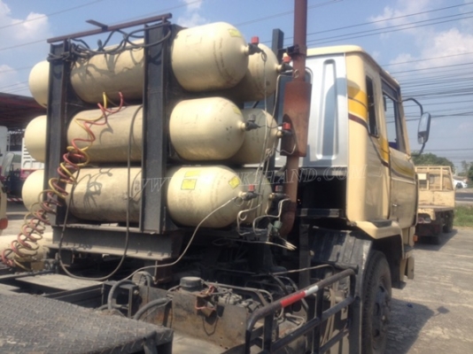 10ล้อ หัวลาก NISSAN UD 300 แรงม้า จดทะเบียนเมื่อปี 2544