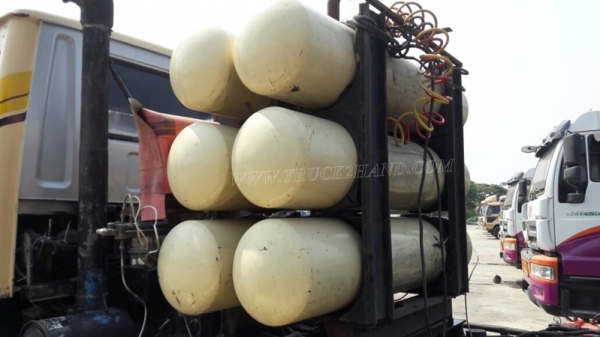 10ล้อ หัวลาก NISSAN UD 300 แรงม้า จดทะเบียนเมื่อปี 2544