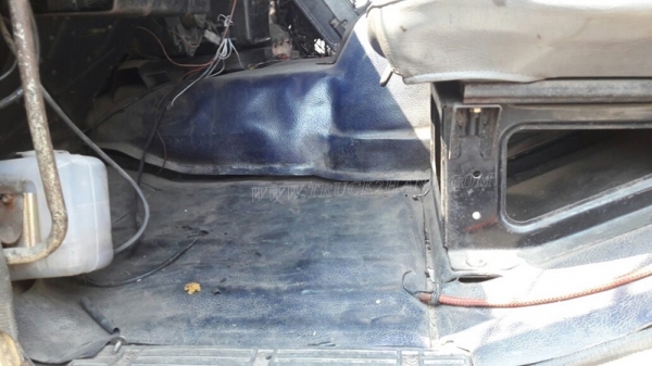 10ล้อ หัวลาก NISSAN UD 300 แรงม้า จดทะเบียนเมื่อปี 2544