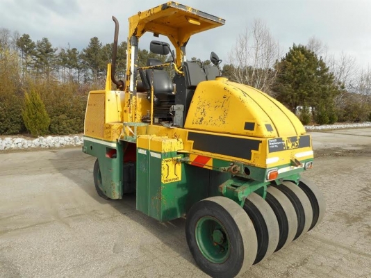 2003 Dynapac CP132 Pneumatic Tired Roller