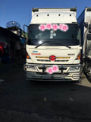 ขายรถบรรทุก 10 ล้อตู้เปียก HINO MEGA 220 แรงม้าปี 2557 2 คันไมล์ 45000 กม.49000 กม.คันที่ 3 ปี 2555 ไมล์ 101000 กม.