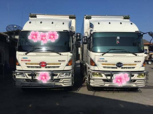 ขายรถบรรทุก 10 ล้อตู้เปียก HINO MEGA 220 แรงม้าปี 2557 2 คันไมล์ 45000 กม.49000 กม.คันที่ 3 ปี 2555 ไมล์ 101000 กม.